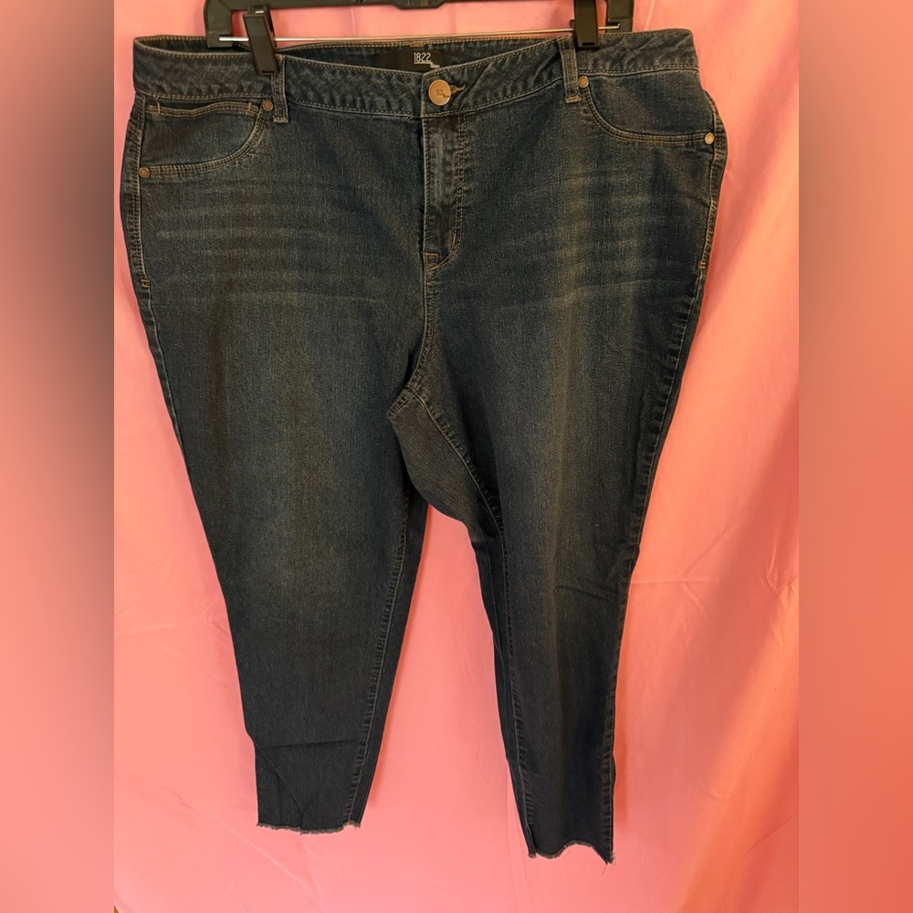 Ankle cropped jeans